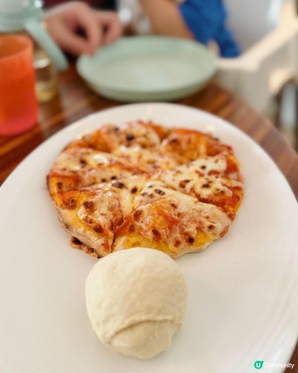 8歲以下免費兒童餐！