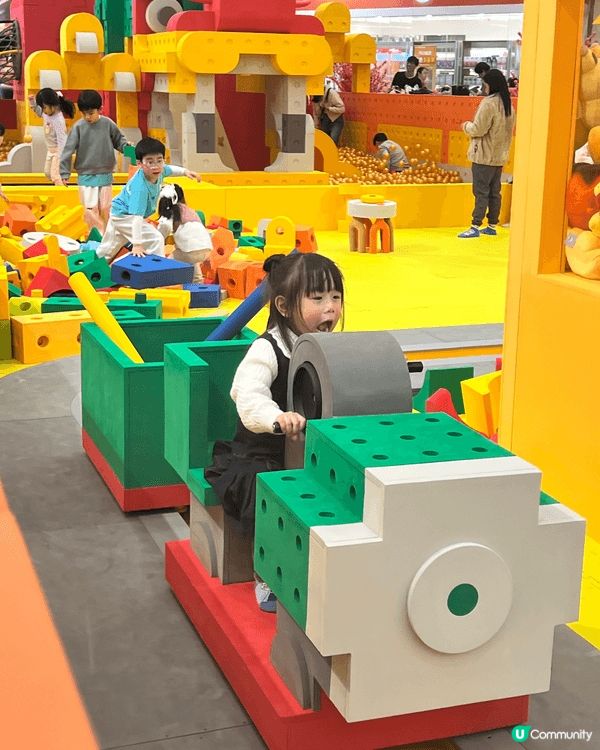 香港其實有好多親子活動地方，例如商場充氣彈床、冒險樂園賽車場...