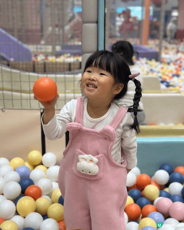 我喜歡帶小朋友到不同地方打卡玩樂，playhouse、野餐、...