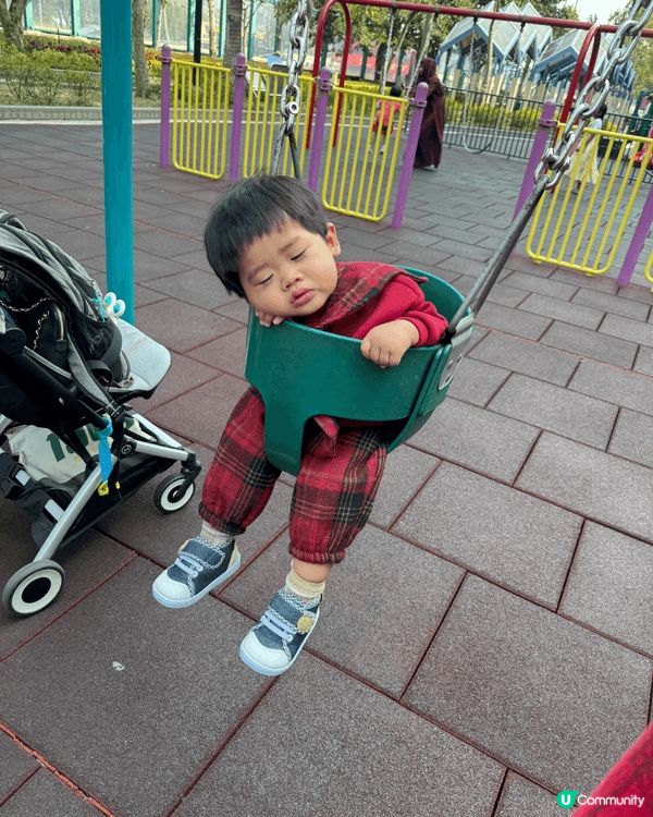 新年梗係去公園放電，然後再去夾公仔，最後點都要同桃花影張相，...