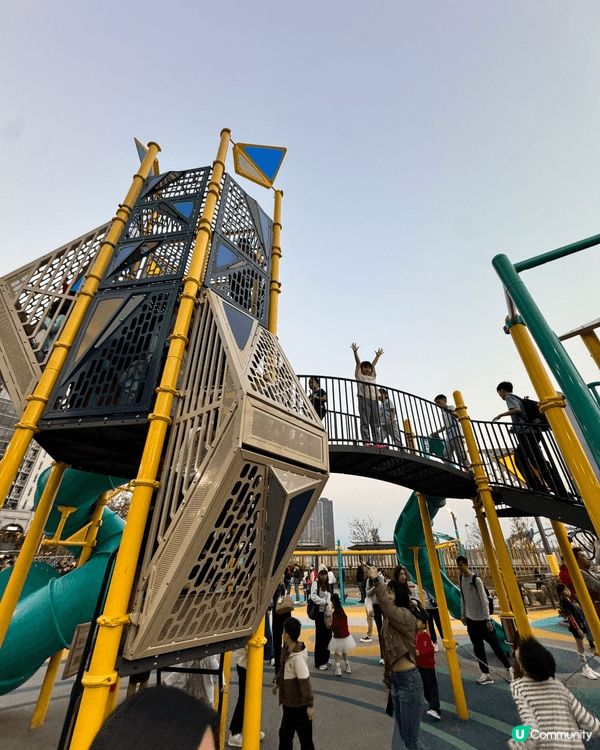 將軍澳南公園兒童遊樂場已經開放啦！經過咗啱啱開放嘅超多人日子...