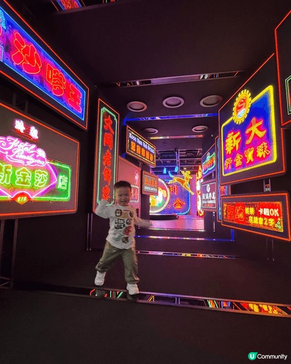 親子必去深水埗Dx設計館，霓虹燈見證香港獨有文化，打卡一流。...