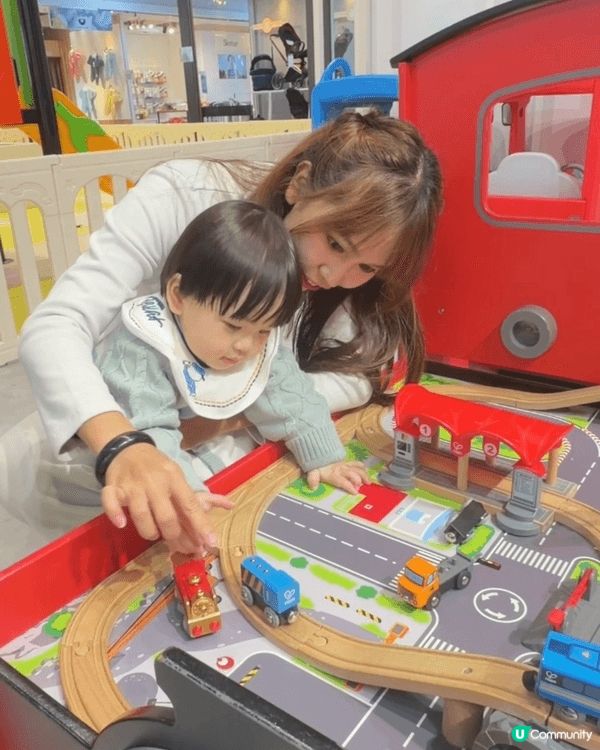 我地一有時間就中意帶bb周圍去玩，接觸多d唔同嘅嘢對bb成長...