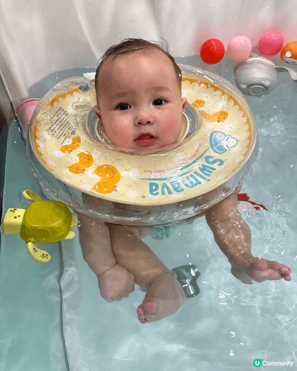 每星期帶小朋友去游泳，亦都會帶小朋友坐公共交通工具