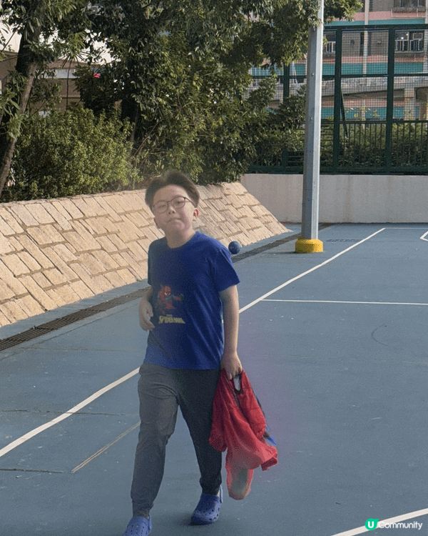 帶小朋友去踢足球，跟住會帶佢去海洋公園玩，非常之重要，親子活...