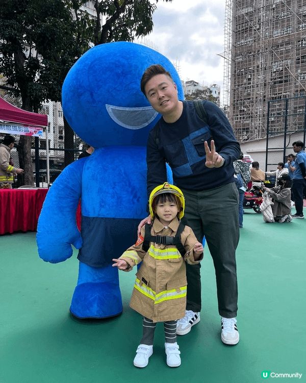 我們和女兒一同參加不同的工作坊，體驗不同的活動，去海洋公園探...