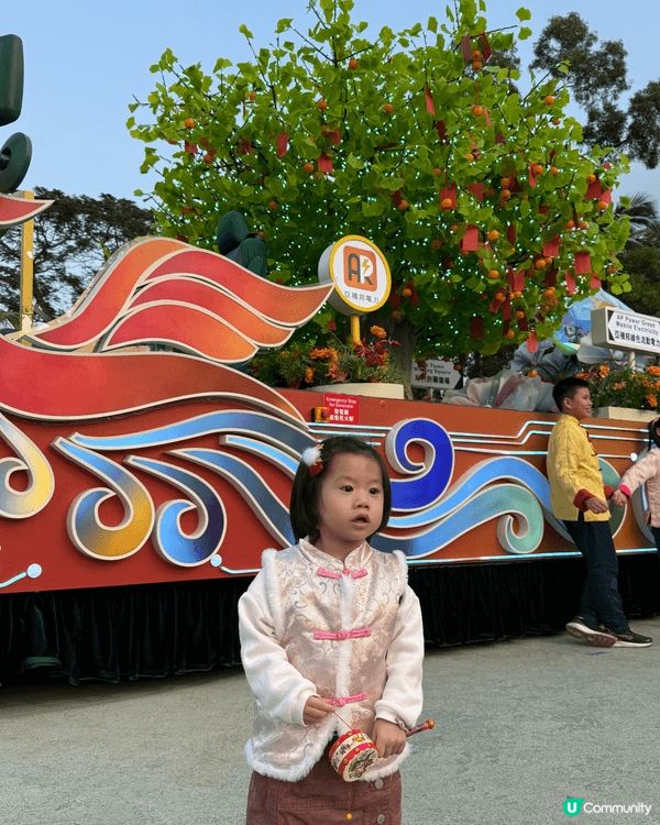 之前新年有帶小朋友去林村許願樹玩，去中環ifc 睇新年裝飾及...