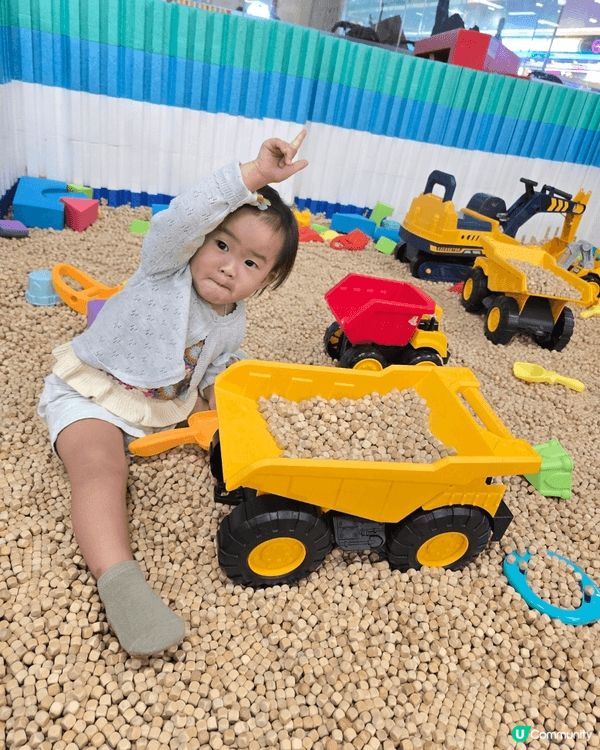 女女細個黎過玩，好鐘意玩波波～又有遊戲玩，獎勵金幣