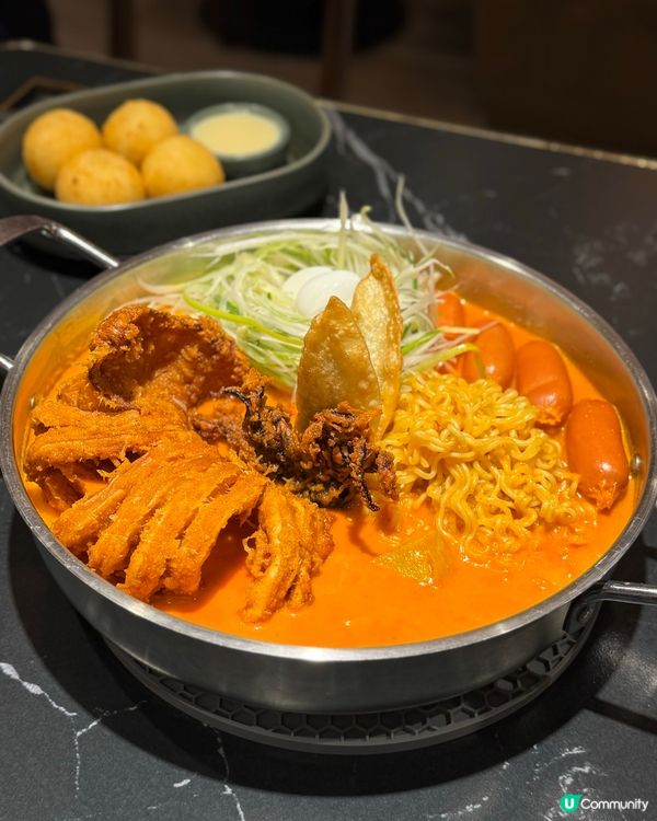 銅鑼灣韓式年糕專門店💖​​​​超長年糕好煙靭🤩