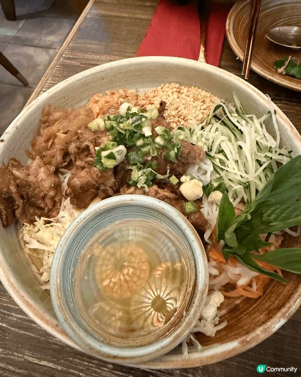 特色越南菜，豬頸肉好好食，臘味雞肉飯好有特色，但軟糯可口。前...