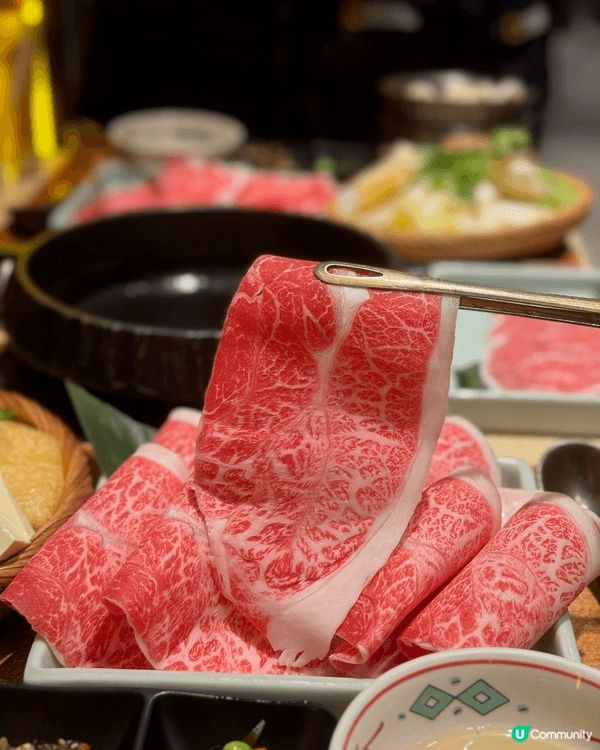 尖沙咀「壽喜・關西」係香港人最喜愛嘅關西風格壽喜燒，餐廳樓底...