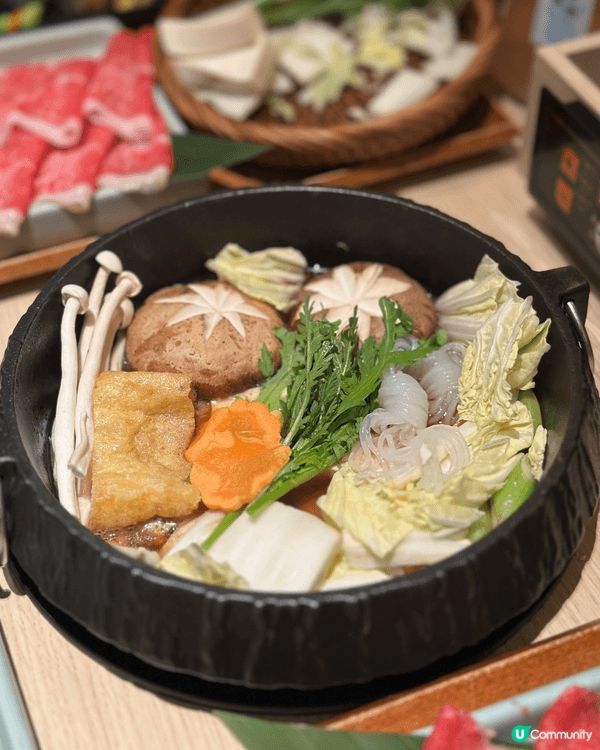 尖沙咀「壽喜・關西」係香港人最喜愛嘅關西風格壽喜燒，餐廳樓底...