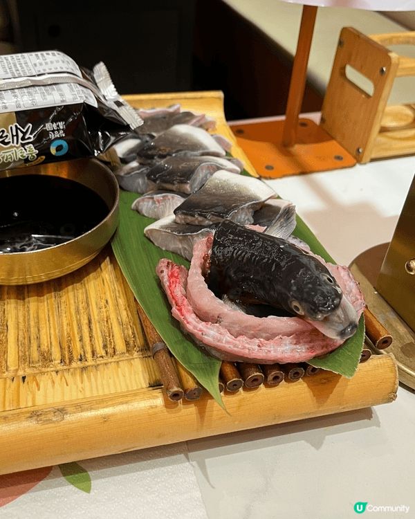 韓牛大叔，原條活鰻魚燒烤，條魚仲郁黎郁去，值得一試