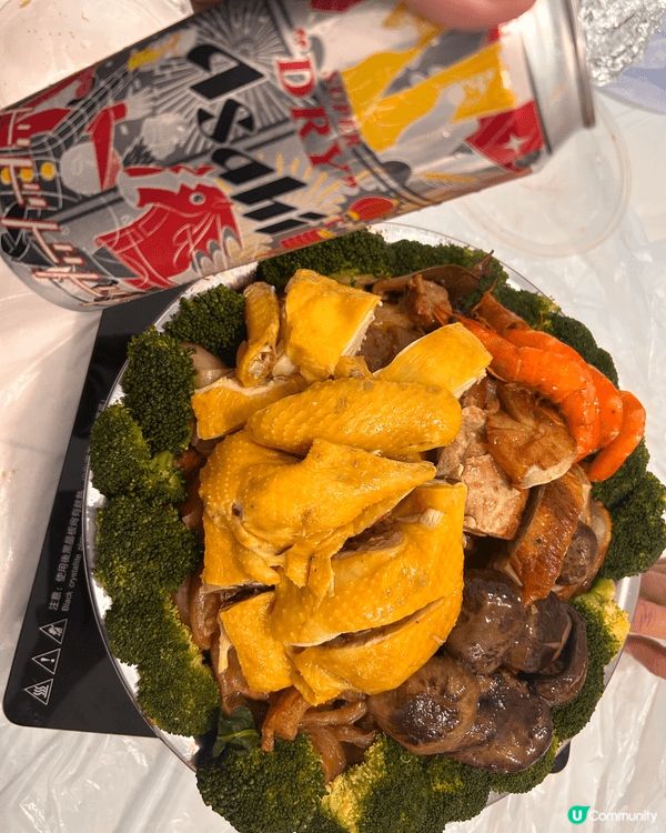 新年同屋企人一齊食盆菜過年做節，配埋啤酒啤啤佢，我又滿足一個...