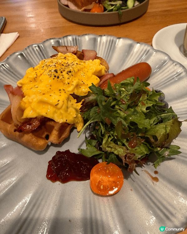 呢間係位於土瓜灣既cafe，當日我叫左個waffle bac...