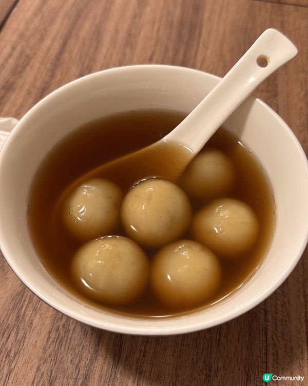 過時過節梗係要食吓湯圓同埋年糕蘿蔔糕啦、呢個係婆婆自製嘅年糕...