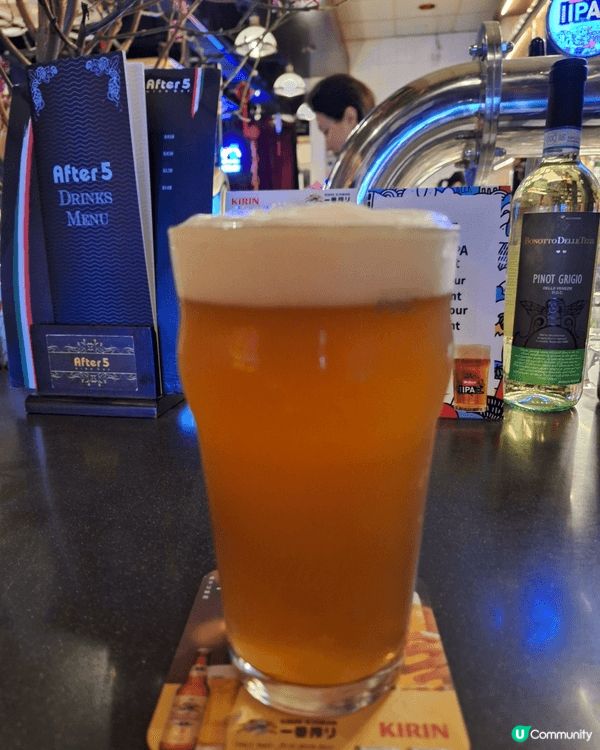 年初二在酒吧飲生啤，享受happy hour