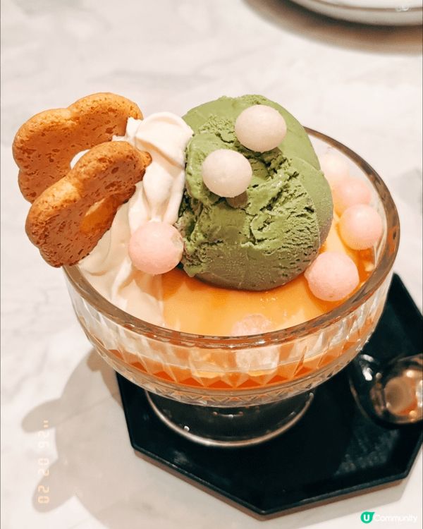在合和中心的星光喫茶洋食與朋友約會，點了抹茶雪糕玉子布丁和自...