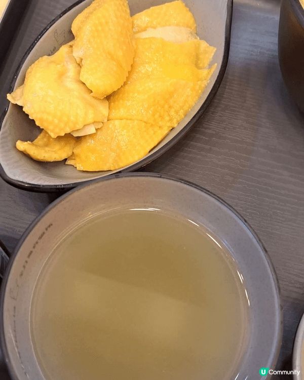 旺角這個經常長人龍海南雞飯店我非常搀推薦因為雞胸肉也是非常幼...