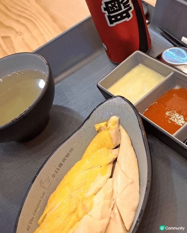 旺角這個經常長人龍海南雞飯店我非常搀推薦因為雞胸肉也是非常幼...