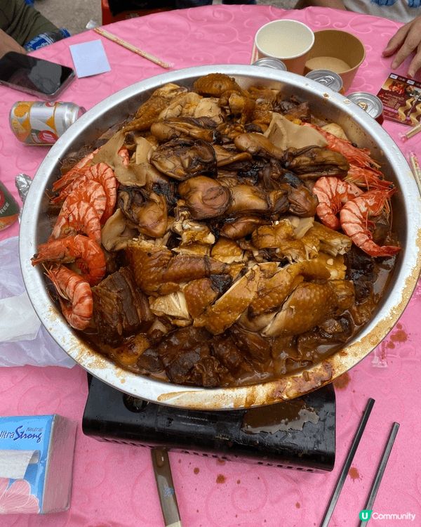 我最喜歡士多啤梨蛋糕，中間有很多士多啤梨，仲有芝士