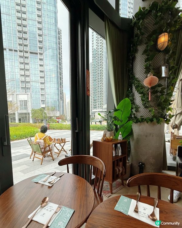 甜品cafe初體驗😍🍰💕 ｜ 杜拜朱古力梳乎厘絕了！💖🍫😋