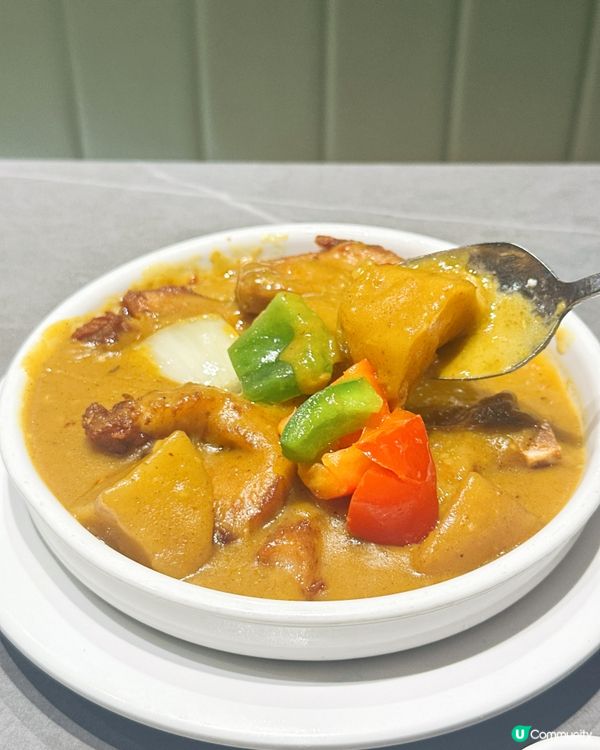 厚豬扒尊門店嘅元朗冰室,好多嘢食,午市炒粉炒麵炒飯,勁多選擇...