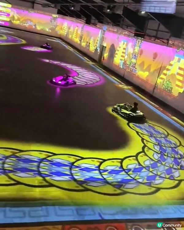 這個卡丁車結合AR跟貪食蛇的玩法比沒有目的繞來繞去好玩太多了...