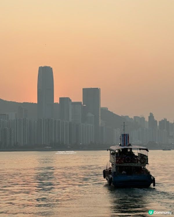 【香港四圍遊】搭乘渡輪♥ 觀日落 ♥ 賞海景