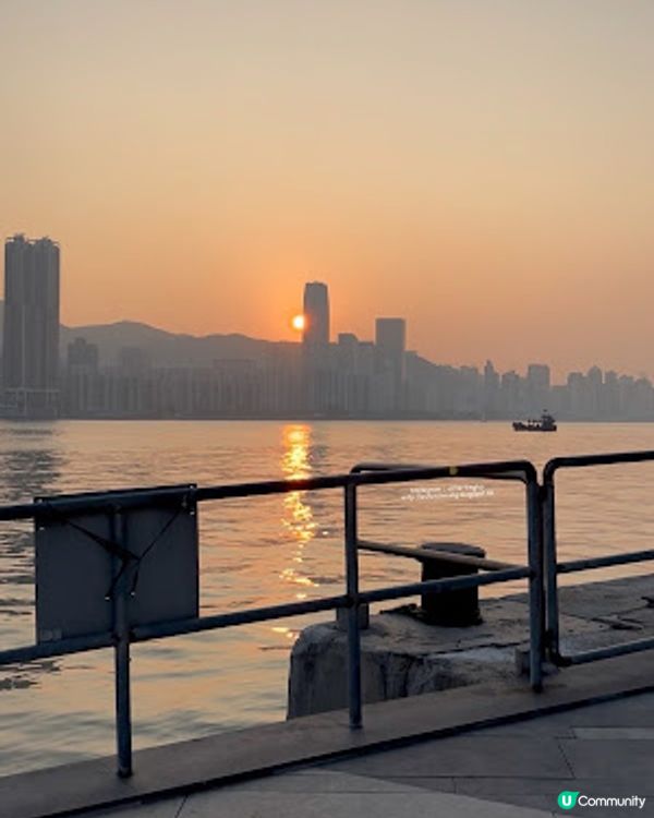 【香港四圍遊】搭乘渡輪♥ 觀日落 ♥ 賞海景