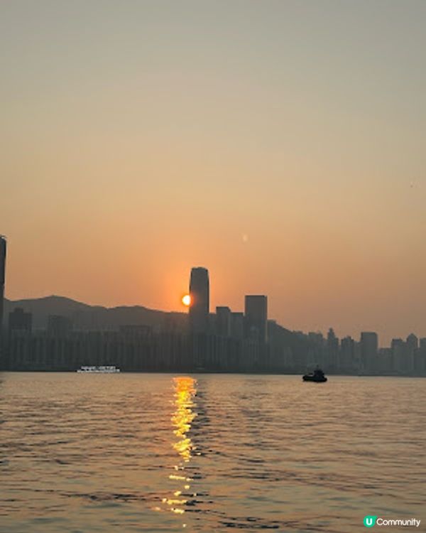 【香港四圍遊】搭乘渡輪♥ 觀日落 ♥ 賞海景