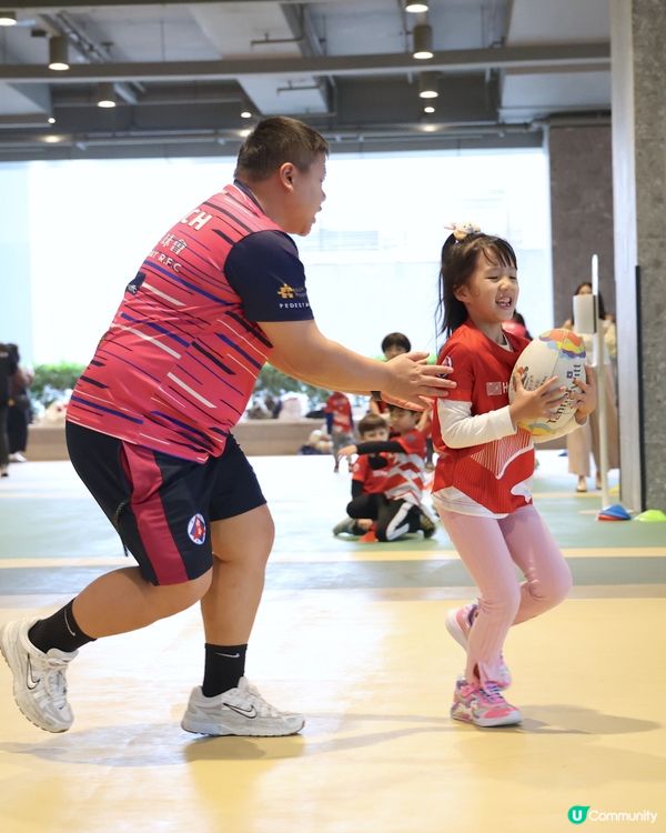 小型非撞式欖球班🏈場地唔使日曬雨淋！專業教練指導！