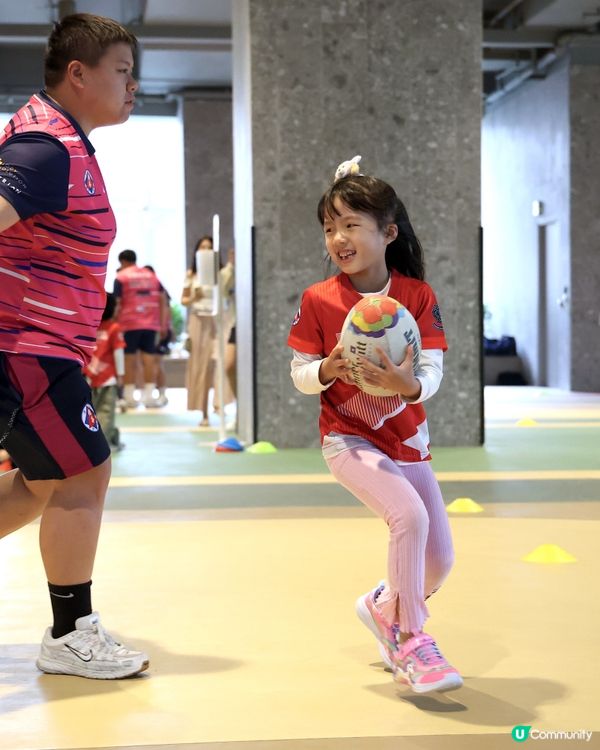 小型非撞式欖球班🏈場地唔使日曬雨淋！專業教練指導！