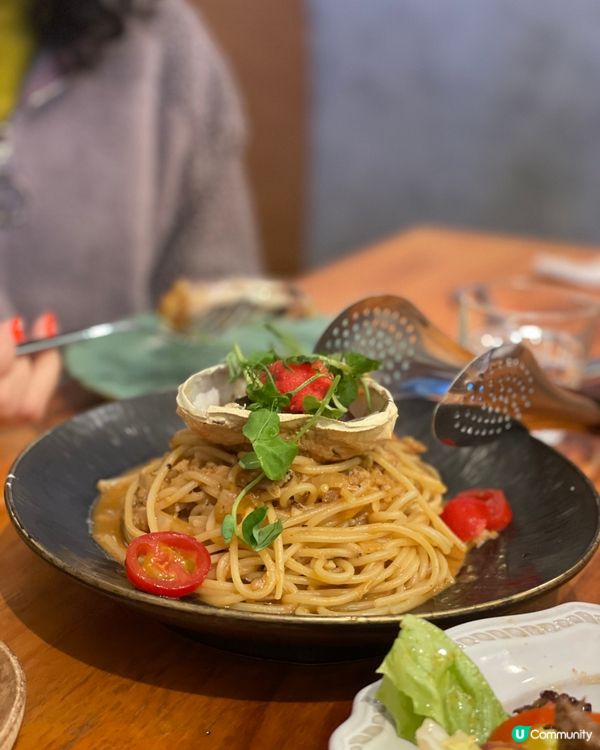 筲箕灣工業風💯！旋轉木馬勁吸睛！🎠