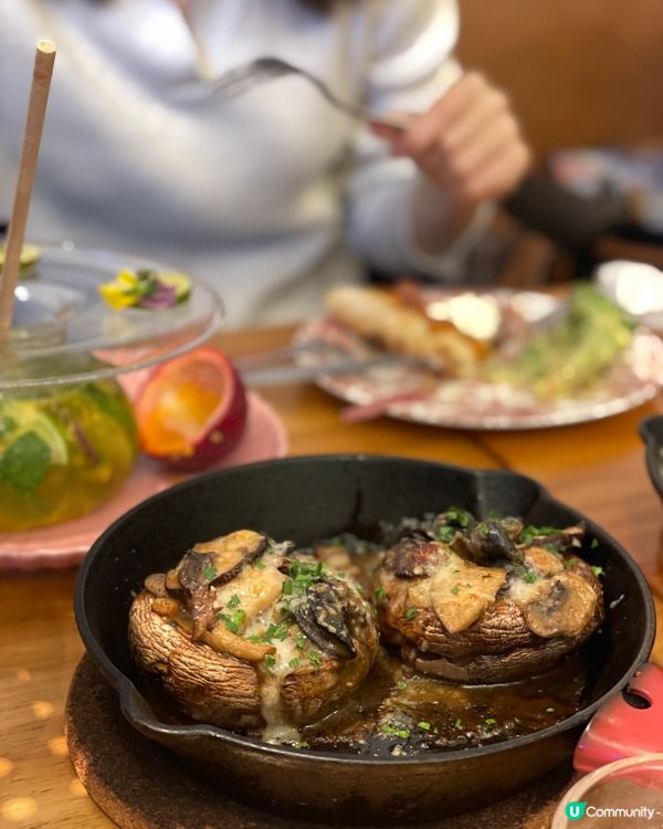 筲箕灣工業風💯！旋轉木馬勁吸睛！🎠