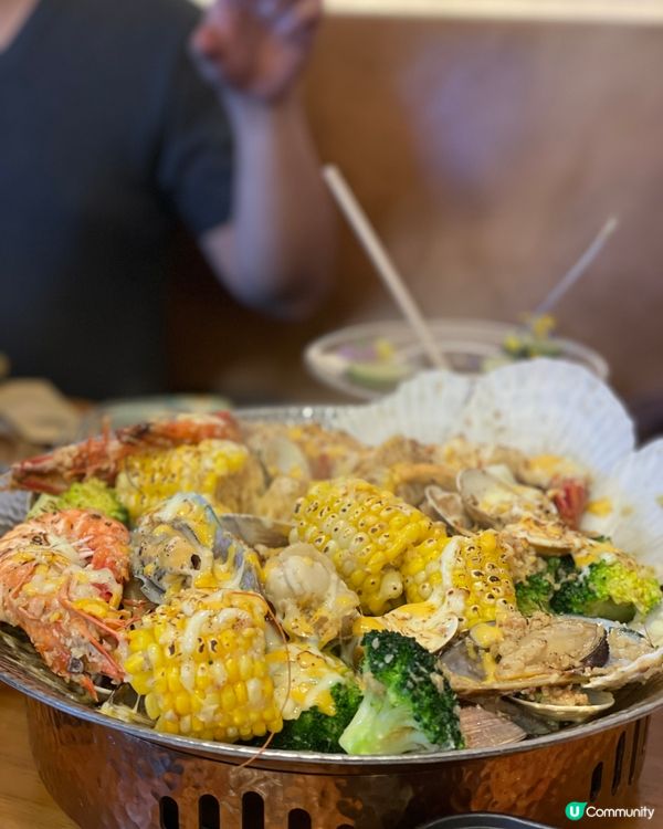 筲箕灣工業風💯！旋轉木馬勁吸睛！🎠