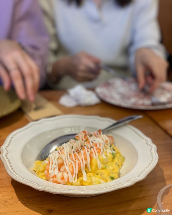 筲箕灣工業風💯！旋轉木馬勁吸睛！🎠