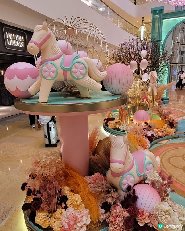 「駿馬星馳 錦簇而至」