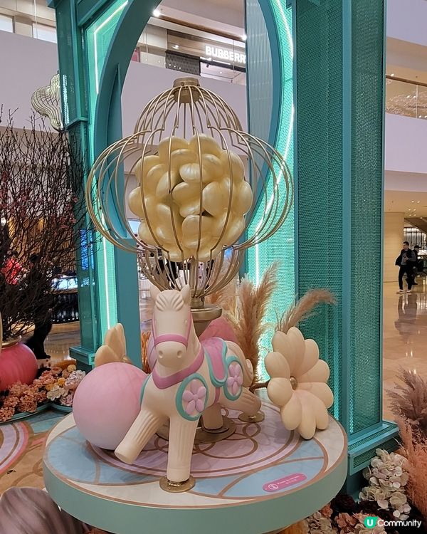 「駿馬星馳 錦簇而至」