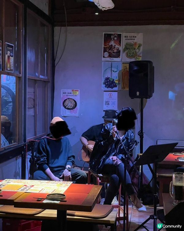 現場伴奏，氣氛熾熱的居酒屋