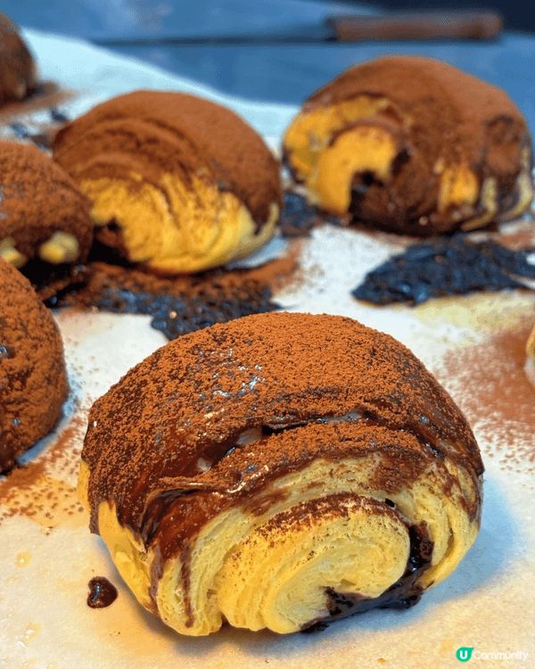 同朋友去上堂學整朱古力髒髒包 🍫🥐,過程真係好好玩!街外好少...