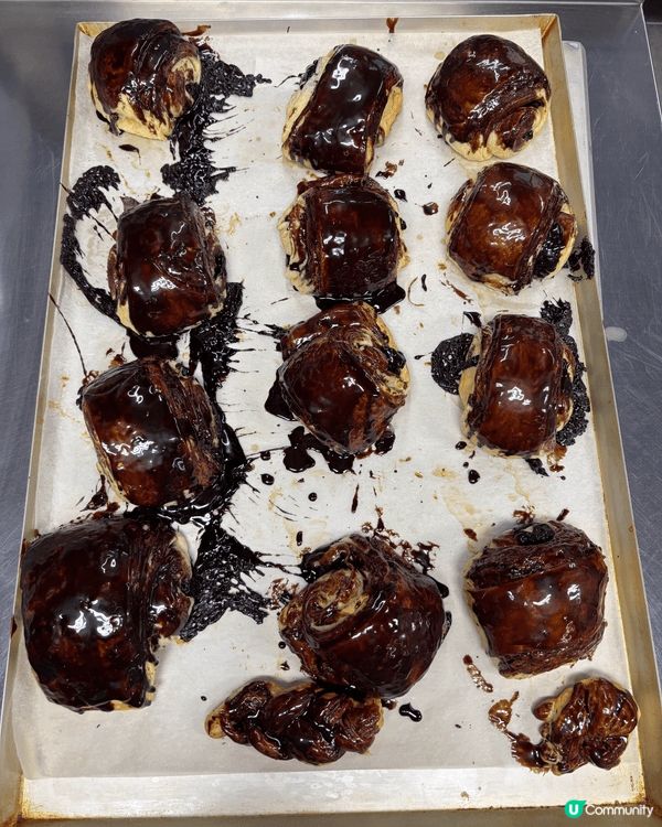 同朋友去上堂學整朱古力髒髒包 🍫🥐,過程真係好好玩!街外好少...