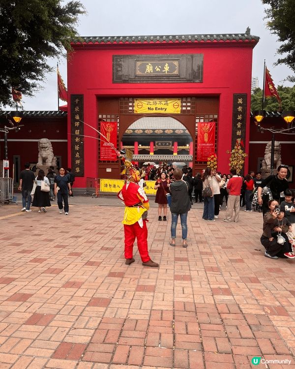 這是香港出名車公廟，不少香港人的好去處