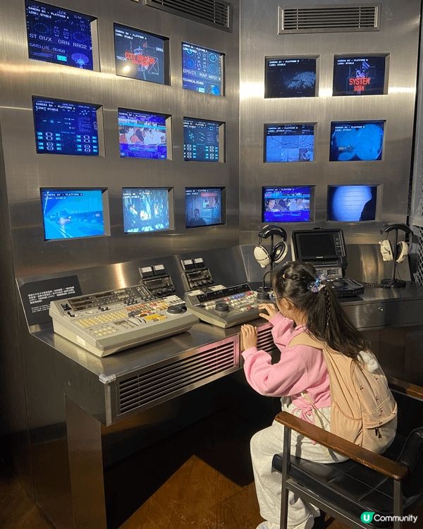 油麻地警署嘅光影子女都幾好打卡