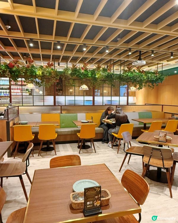 銅鑼灣時代廣場新開的 Pizza Maru 氣氛比想像中輕鬆...