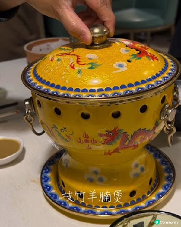 精緻新派素食💕羊腩煲。片皮鴨。三文魚拼盤