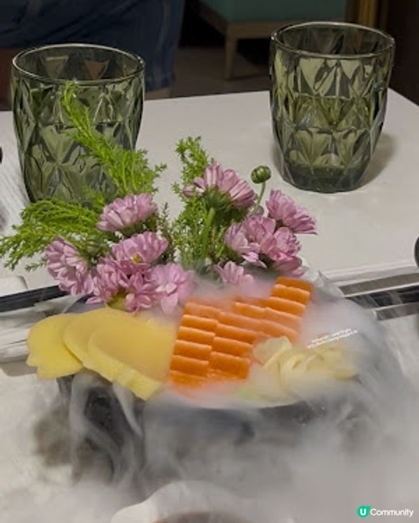 精緻新派素食💕羊腩煲。片皮鴨。三文魚拼盤