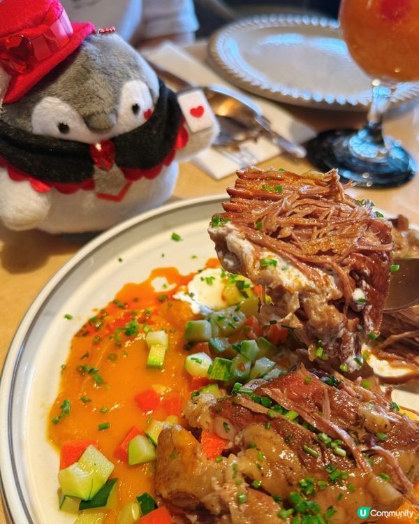 走進 Bushra,第一個感覺是節奏很舒服:燈光偏暖､香料味...