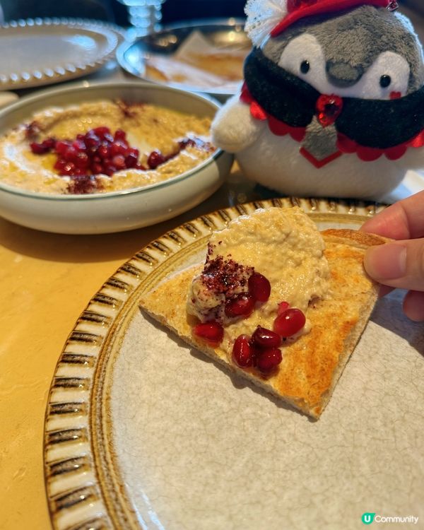 走進 Bushra,第一個感覺是節奏很舒服:燈光偏暖､香料味...