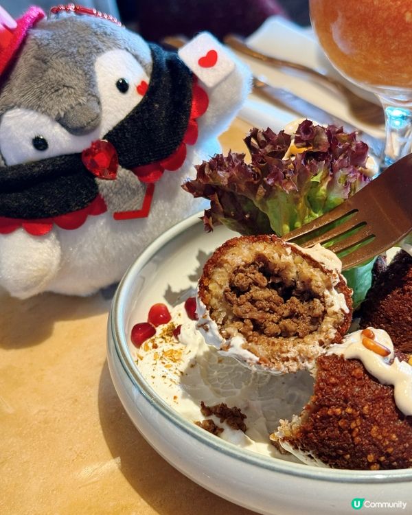 走進 Bushra,第一個感覺是節奏很舒服:燈光偏暖､香料味...